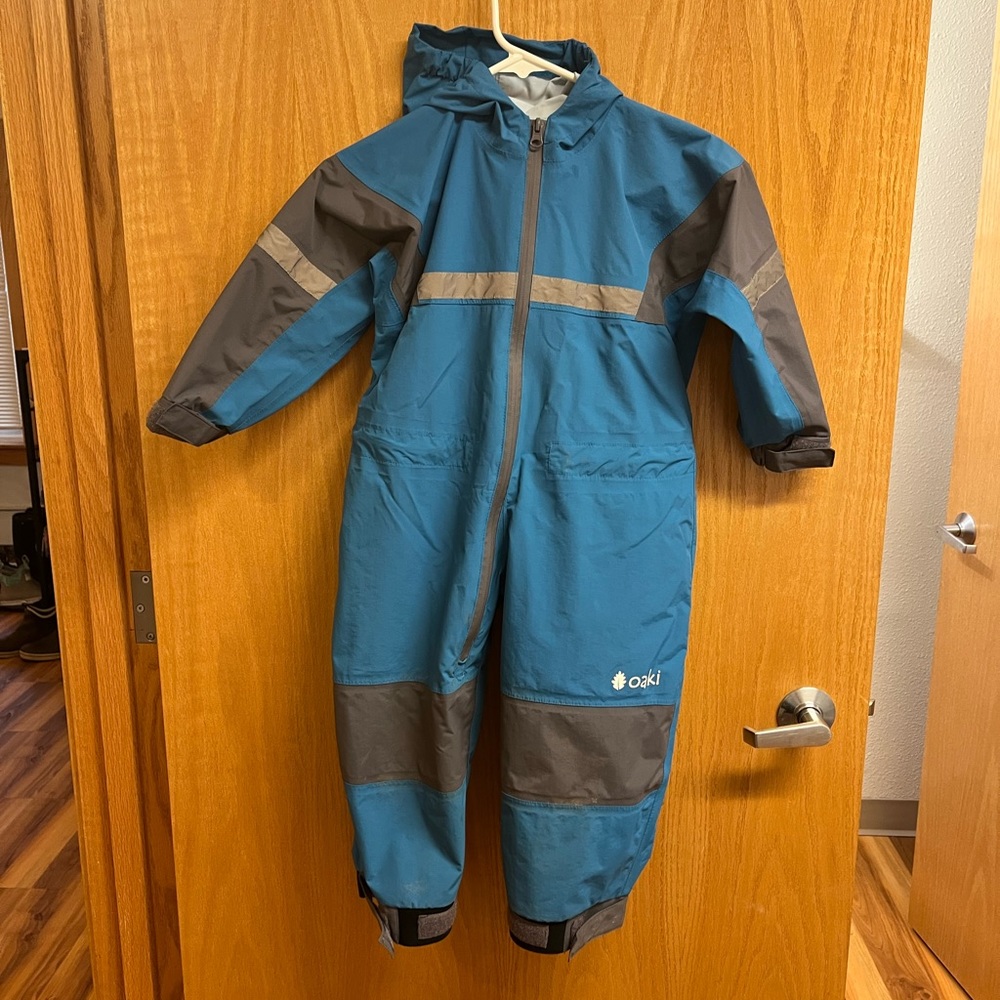 Kid’s Oaki Rainsuit. Size 4T.